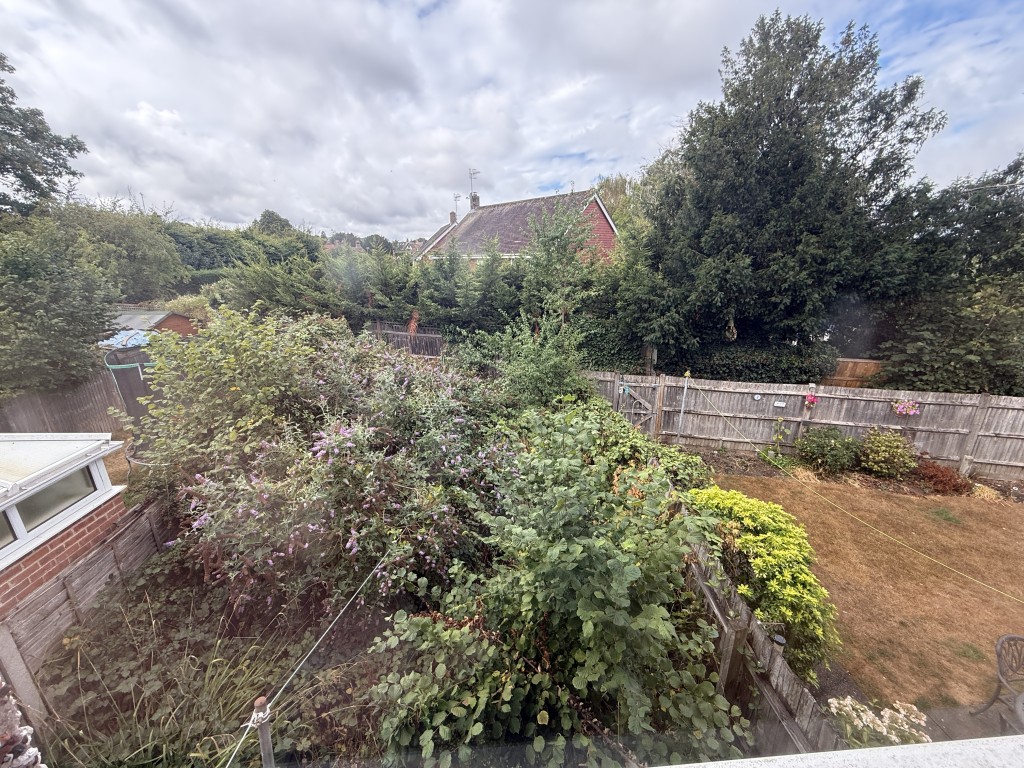Lot: 165 - HOUSE IN NEED OF IMPROVEMENT - Rear Garden of House in Need of Refurbishment
